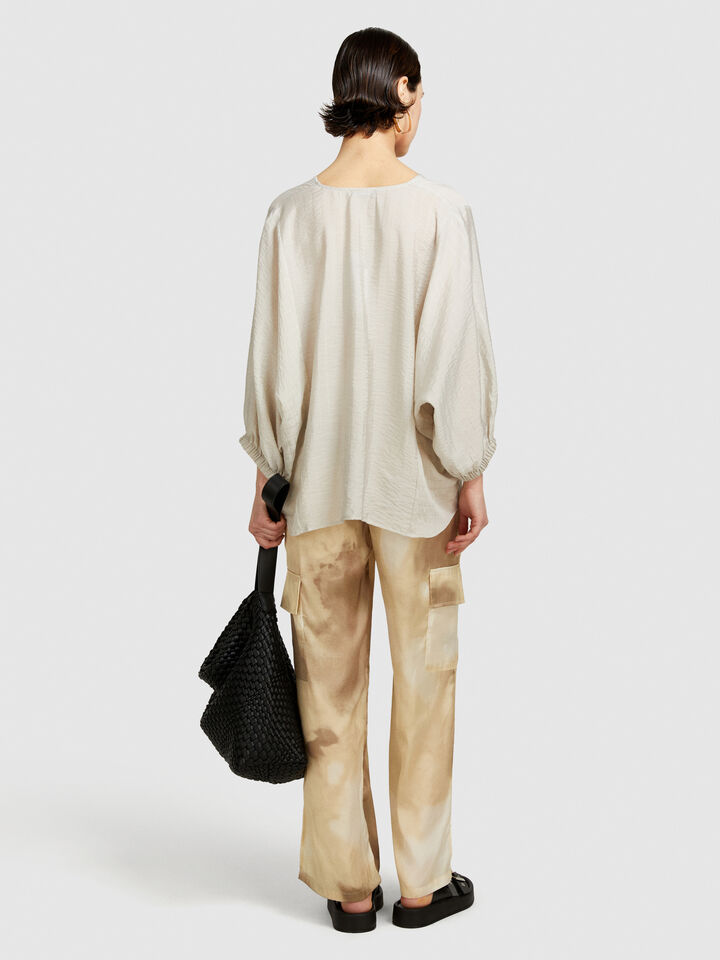 Printed satin cargos - women's regular fit trousers - Multi-color | Sisley image number 3